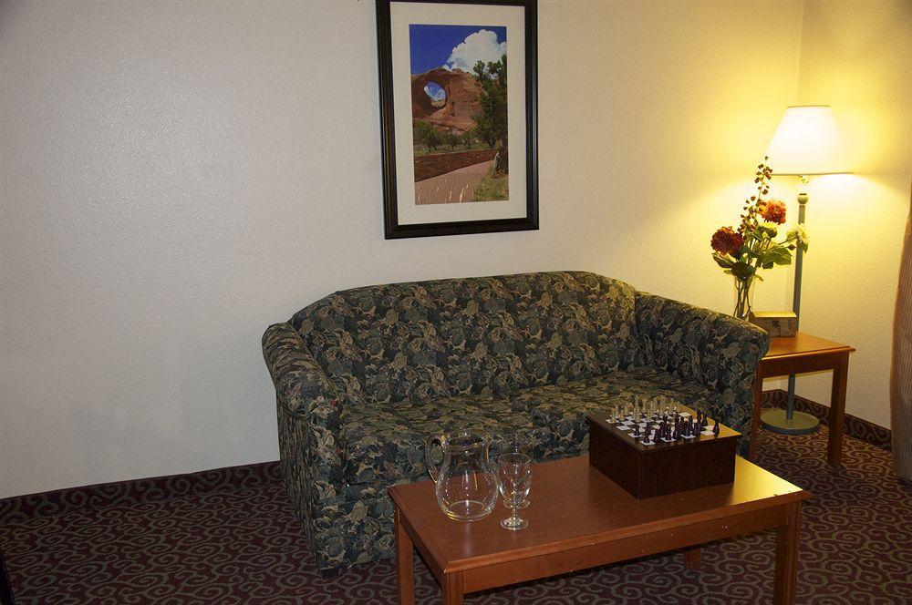 Barcelona Suites Albuquerque Exterior photo