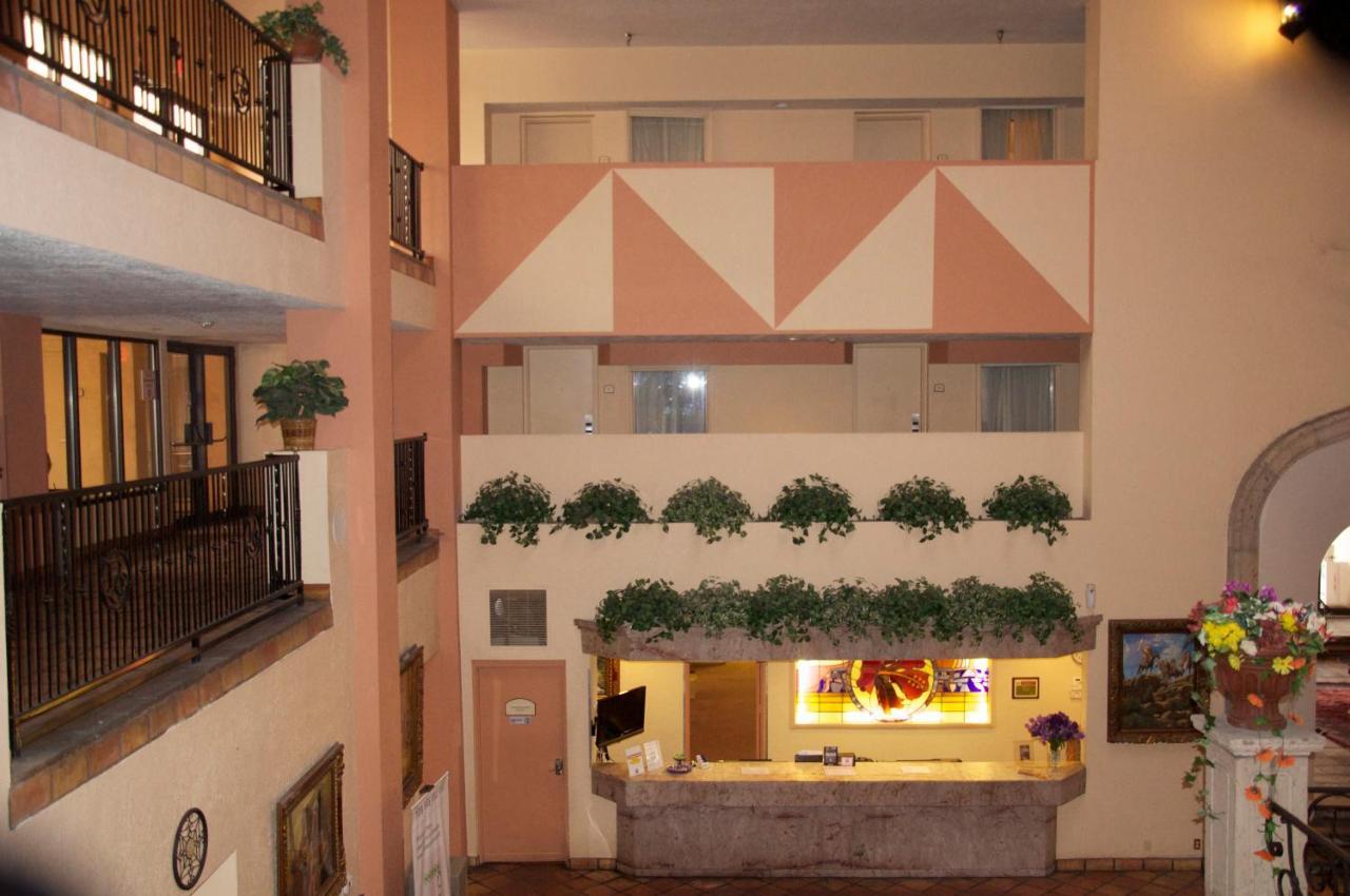 Barcelona Suites Albuquerque Exterior photo